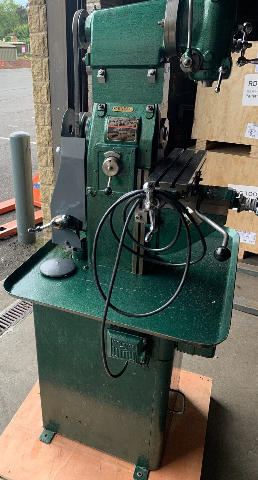 Centec 2A milling machine horizontal / vertical on cabinet 2mt head - Image 10