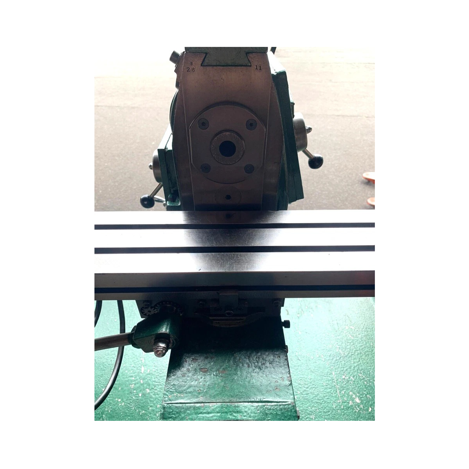 Centec 2A milling machine horizontal / vertical on cabinet 2mt head - Image 7